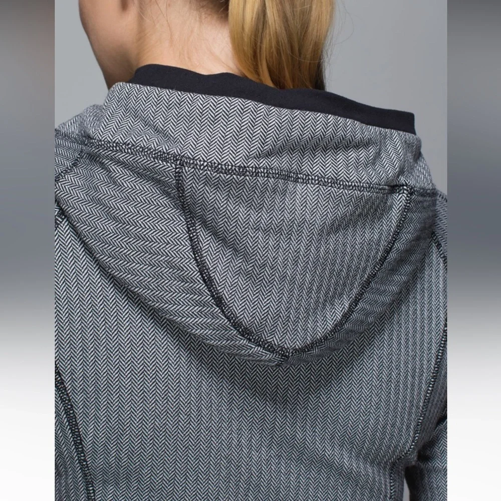 Lululemon Think Fast Hoodie - Picture 5 of 9